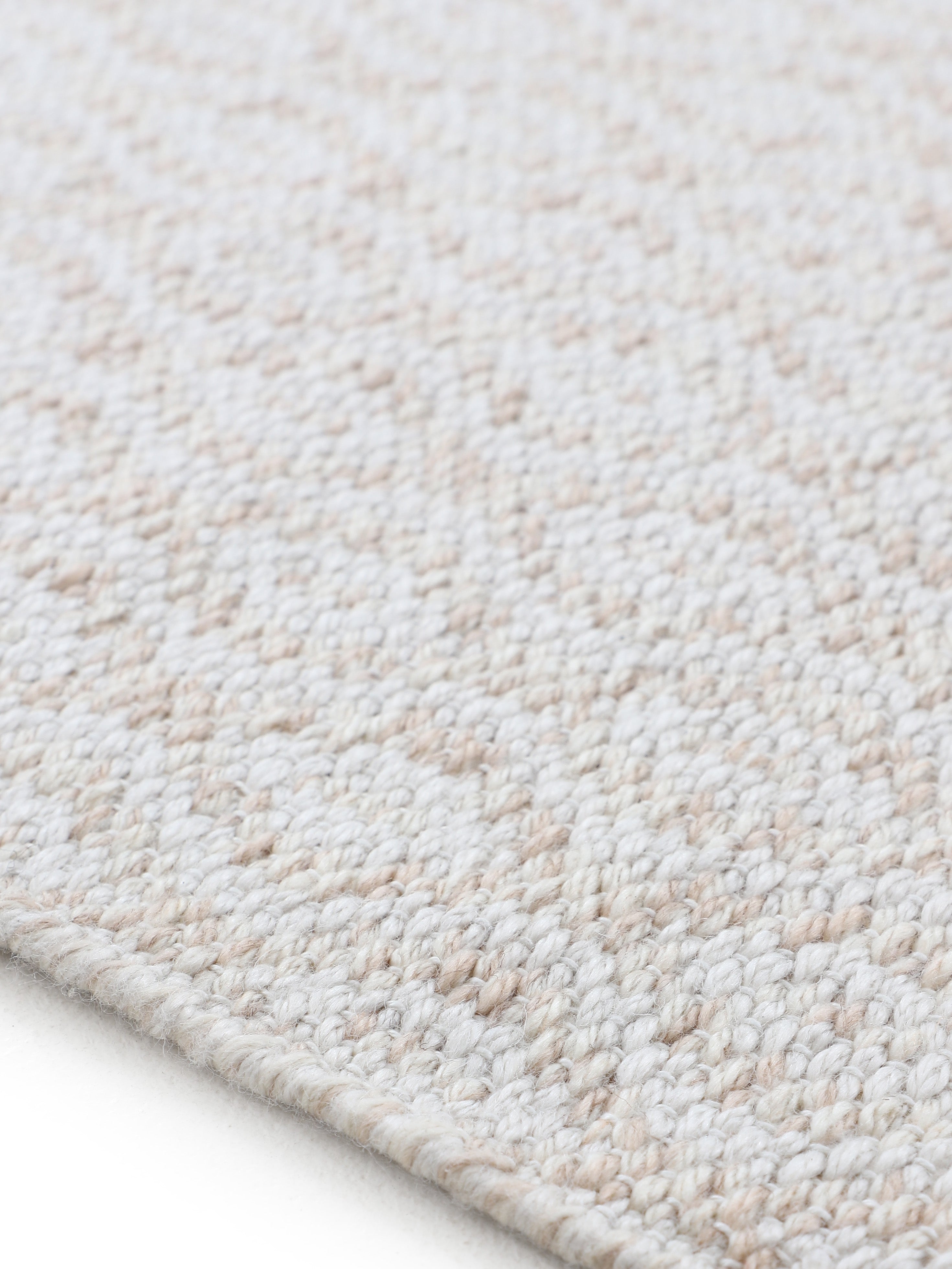 In- & Outdoor Teppich aus recyceltem Material Creme