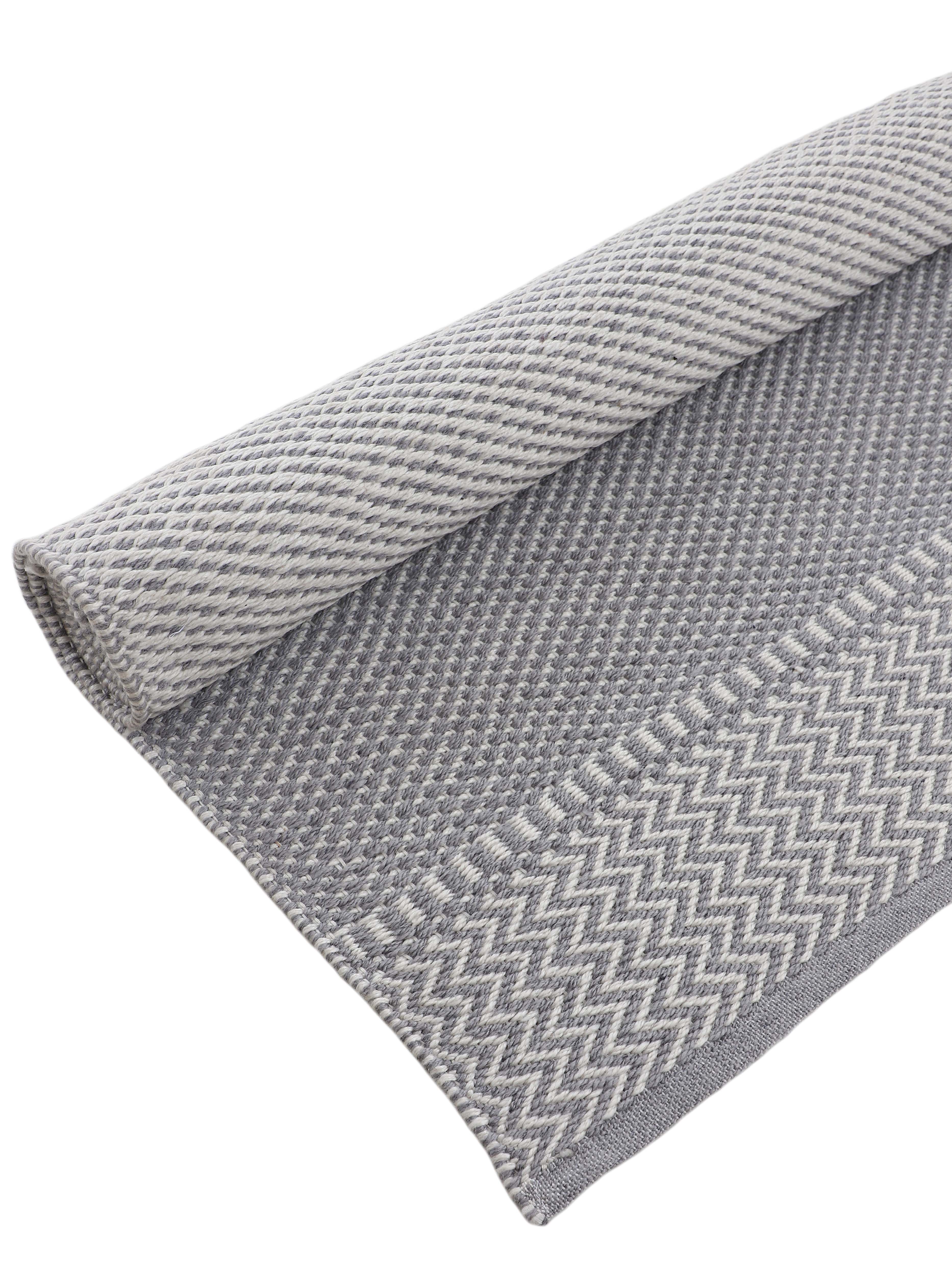 In- & Outdoor Teppich aus recyceltem Material Grau