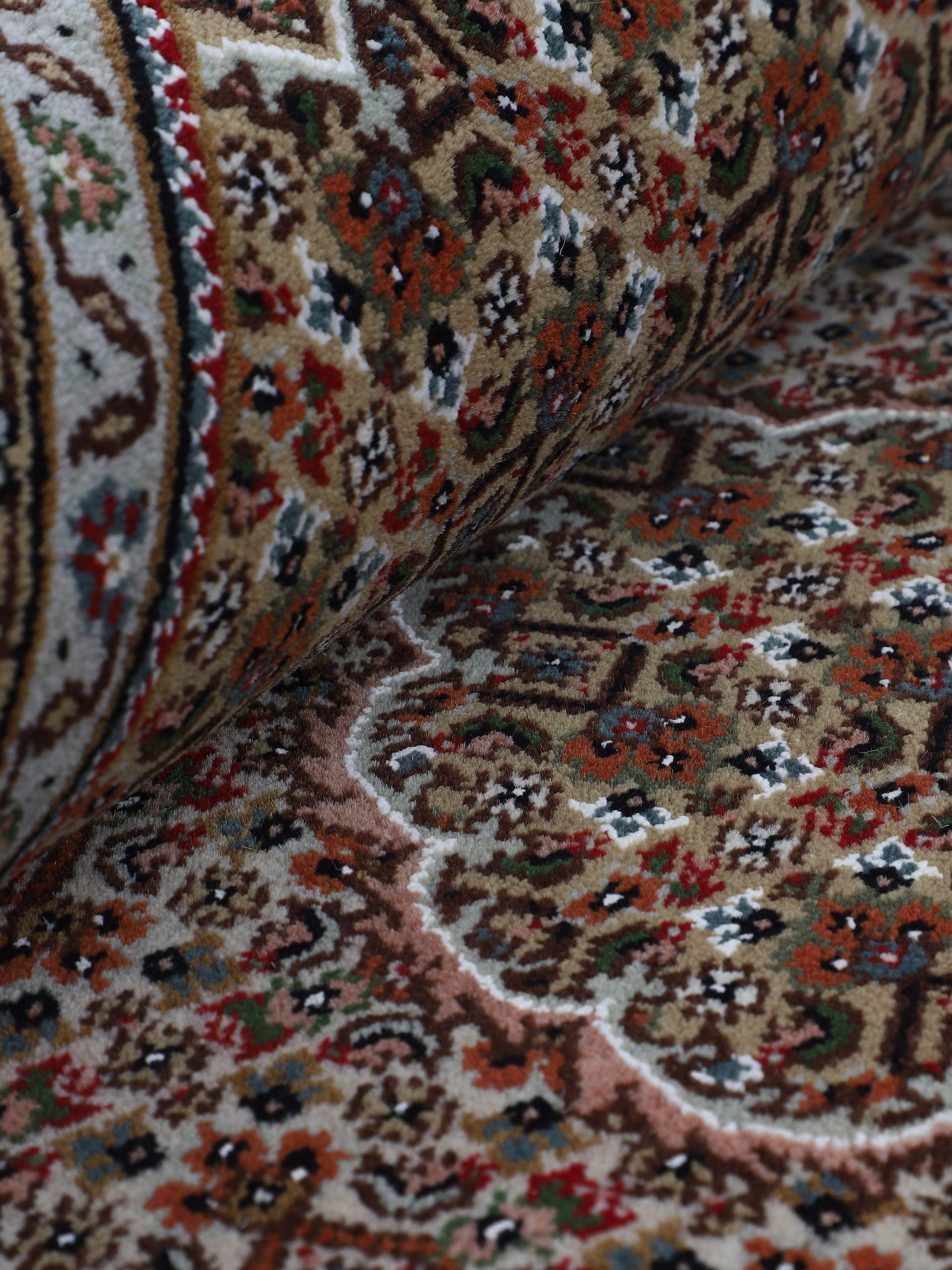 Tabriz Mahi Teppich